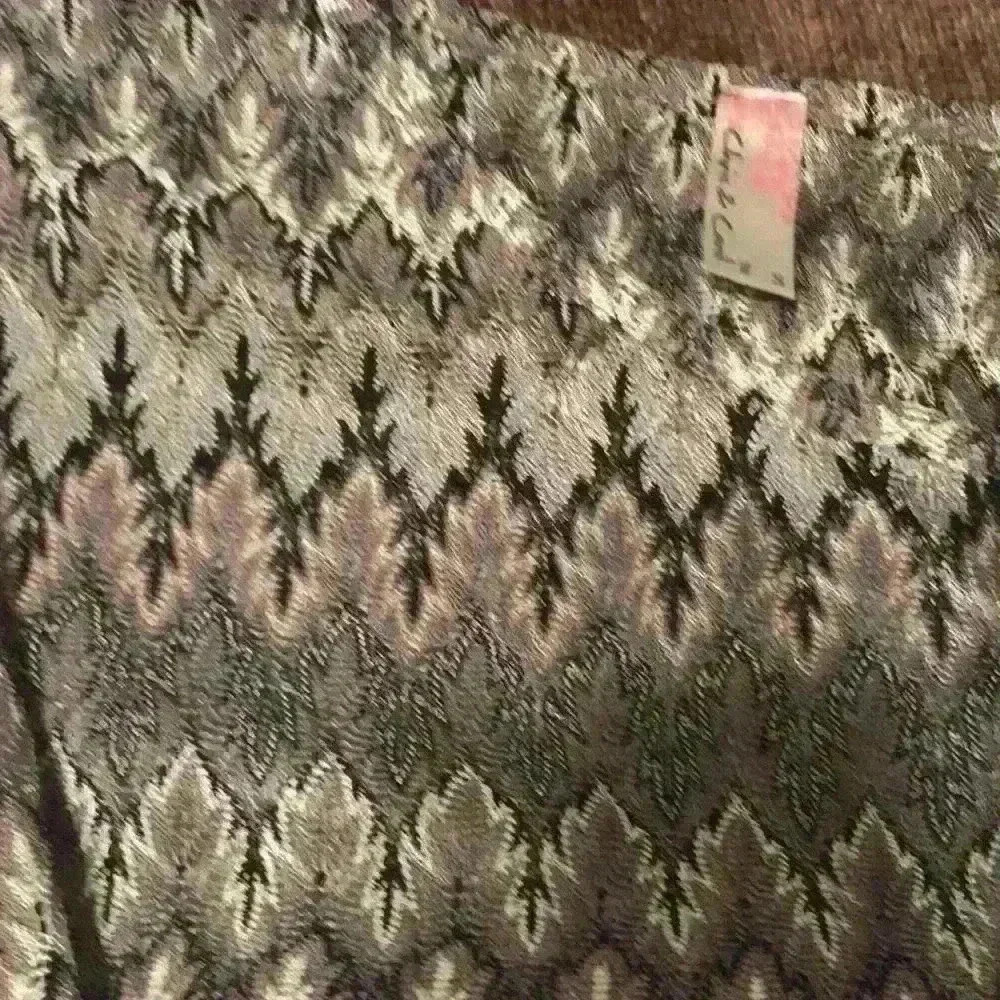 Patterned Open Arm Flowy Top - Picture 3 of 3